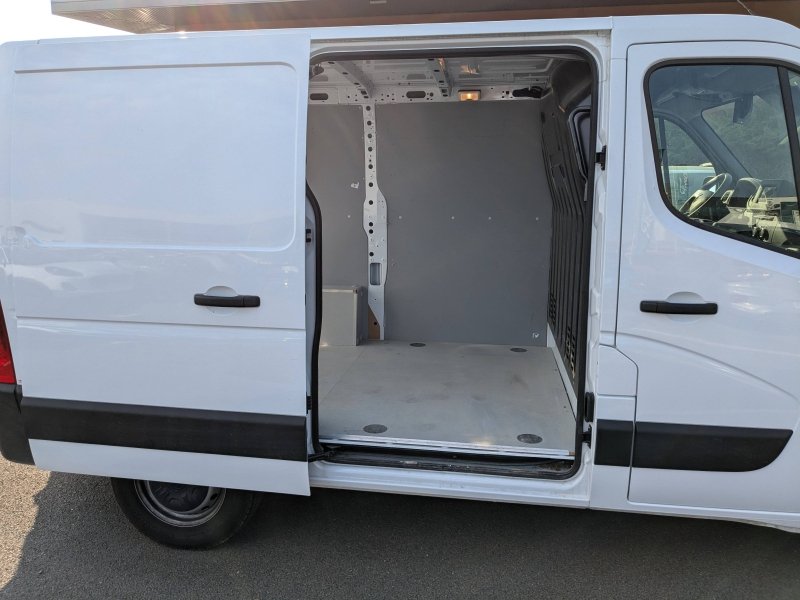 RENAULT Master Fg VUL d’occasion à vendre à FRÉJUS chez VAGNEUR (Photo 4)