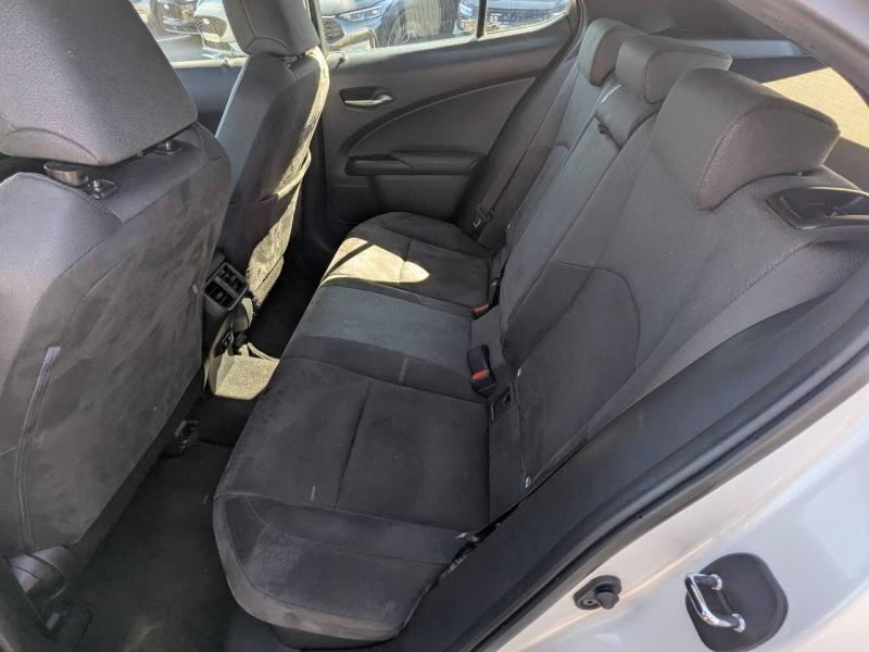LEXUS UX d’occasion à vendre à FRÉJUS chez VAGNEUR (Photo 11)