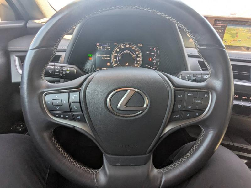 LEXUS UX d’occasion à vendre à FRÉJUS chez VAGNEUR (Photo 14)