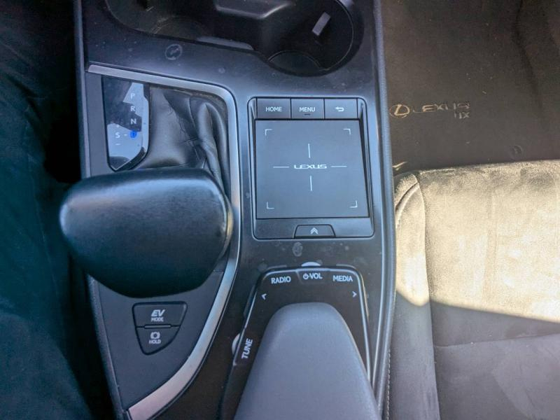 LEXUS UX d’occasion à vendre à FRÉJUS chez VAGNEUR (Photo 20)