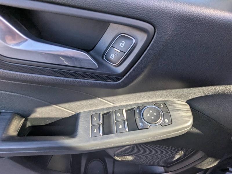 agency.seo.links.detann.title FORD Kuga d’occasion à vendre à FRÉJUS chez VAGNEUR (Photo 12)