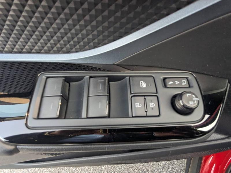 TOYOTA C-HR d’occasion à vendre à FRÉJUS chez VAGNEUR (Photo 12)