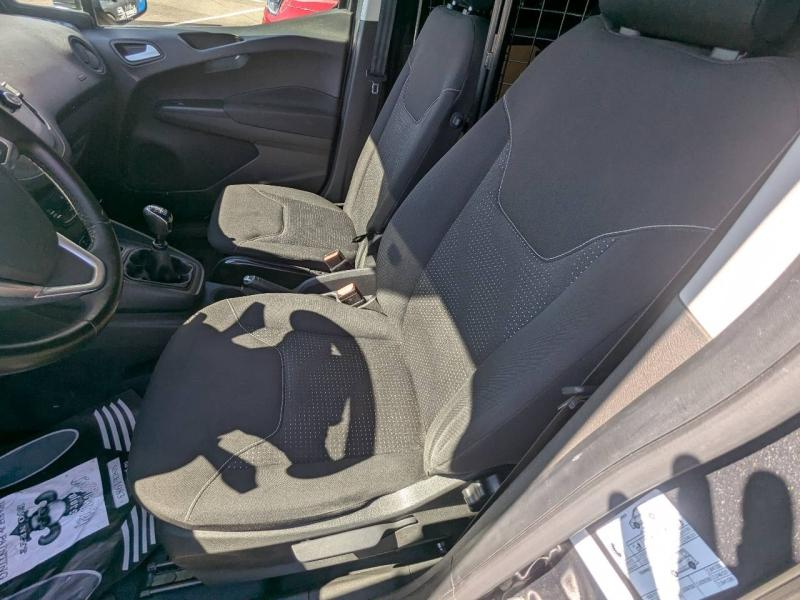 FORD Transit Courier VUL d’occasion à vendre à FRÉJUS chez VAGNEUR (Photo 12)